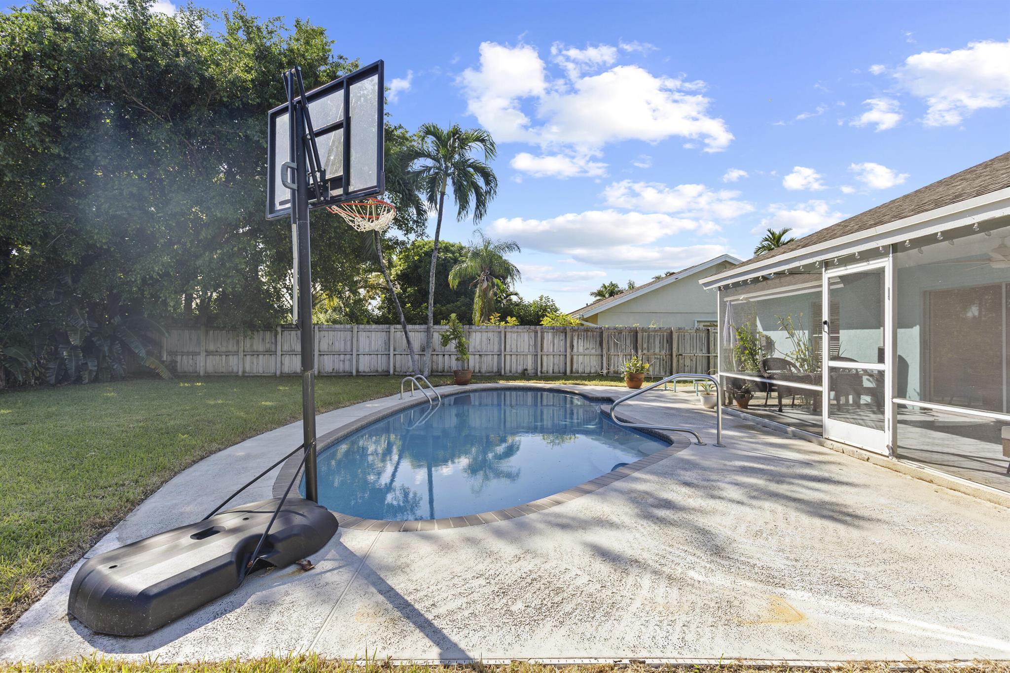 SKY LAKE - Residential