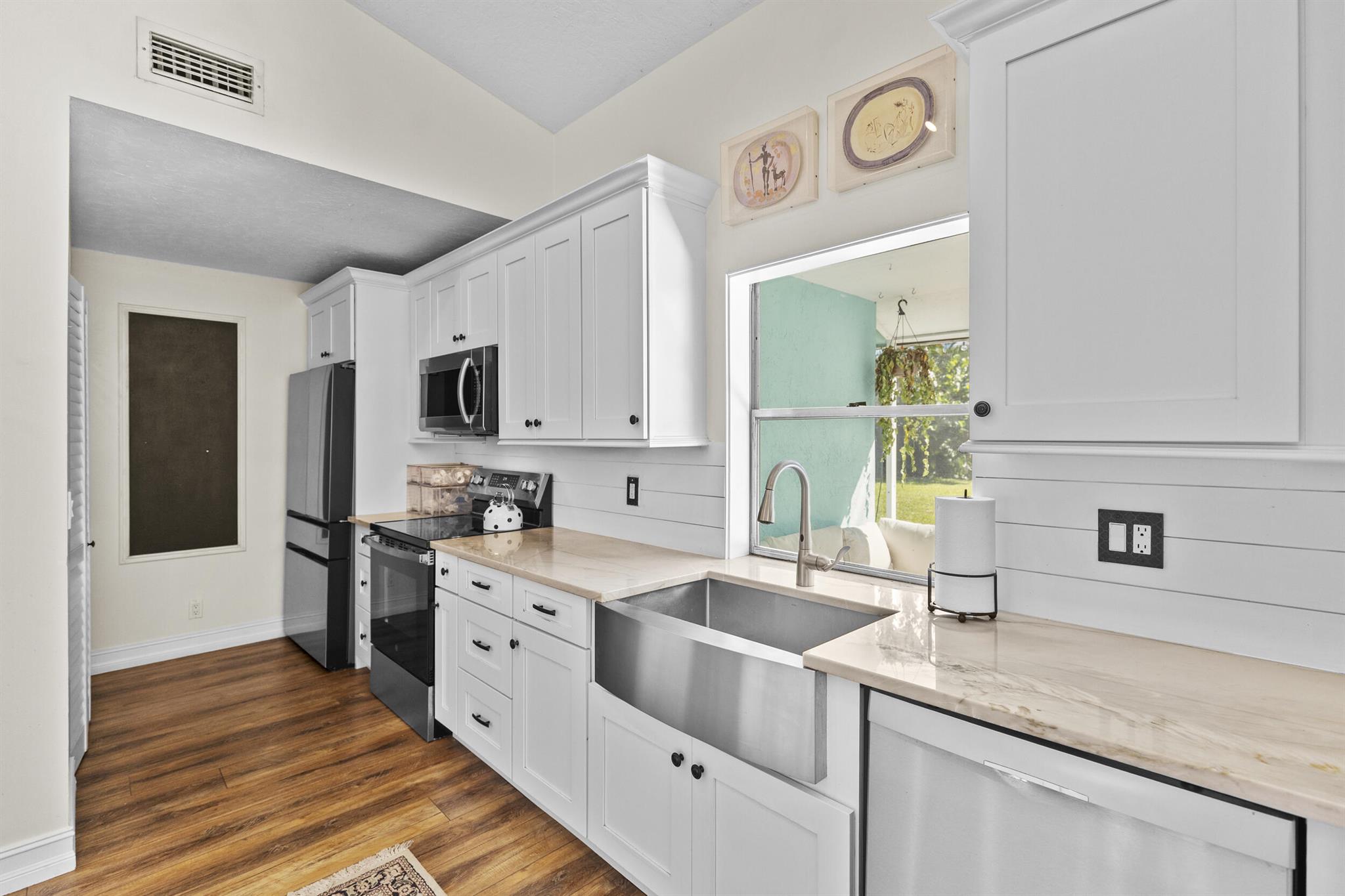 SKY LAKE - Residential