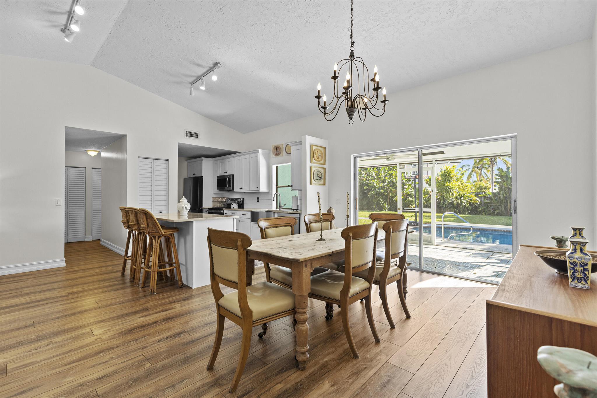 SKY LAKE - Residential