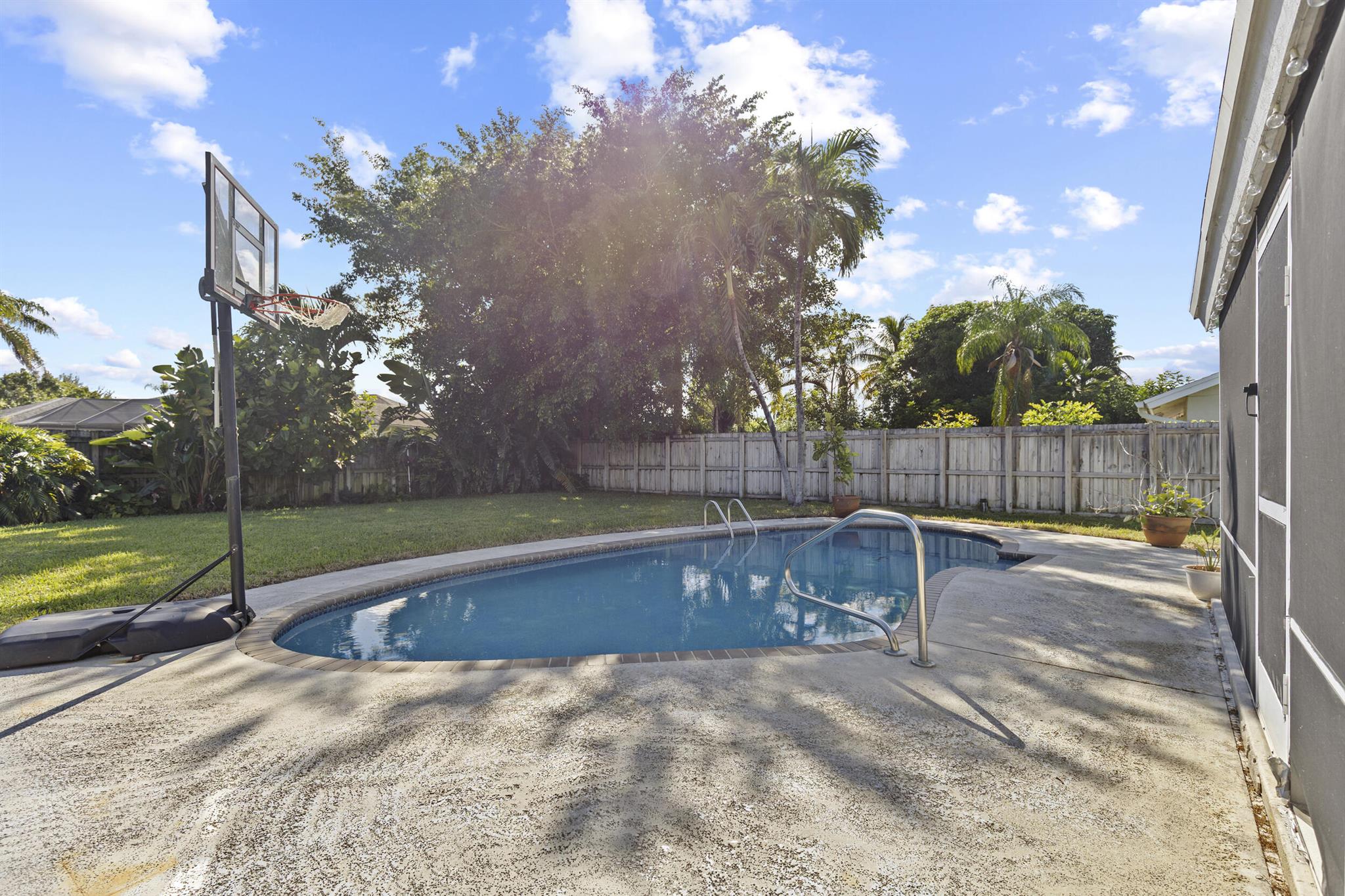 SKY LAKE - Residential