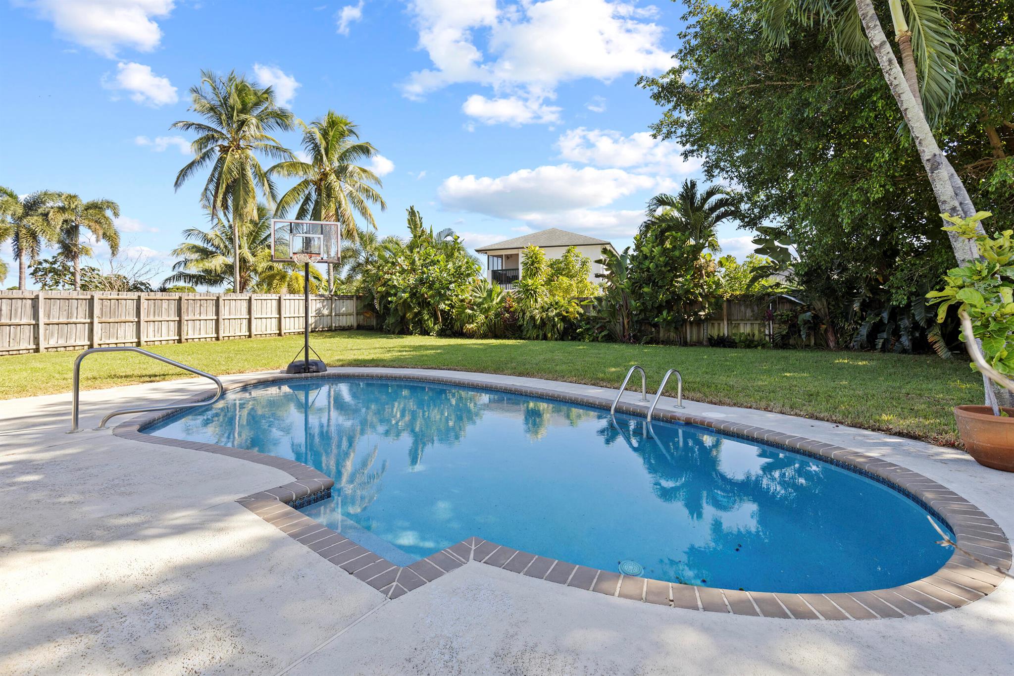 SKY LAKE - Residential