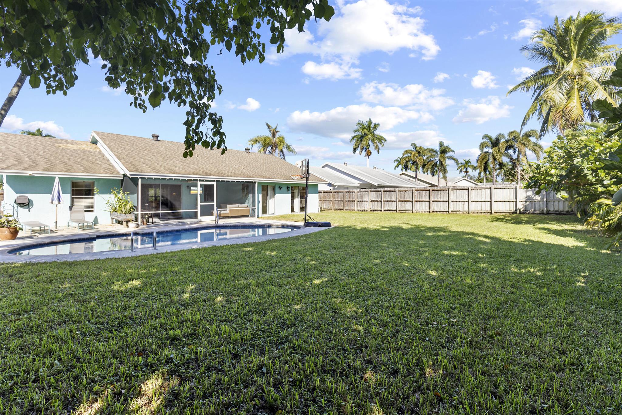 SKY LAKE - Residential