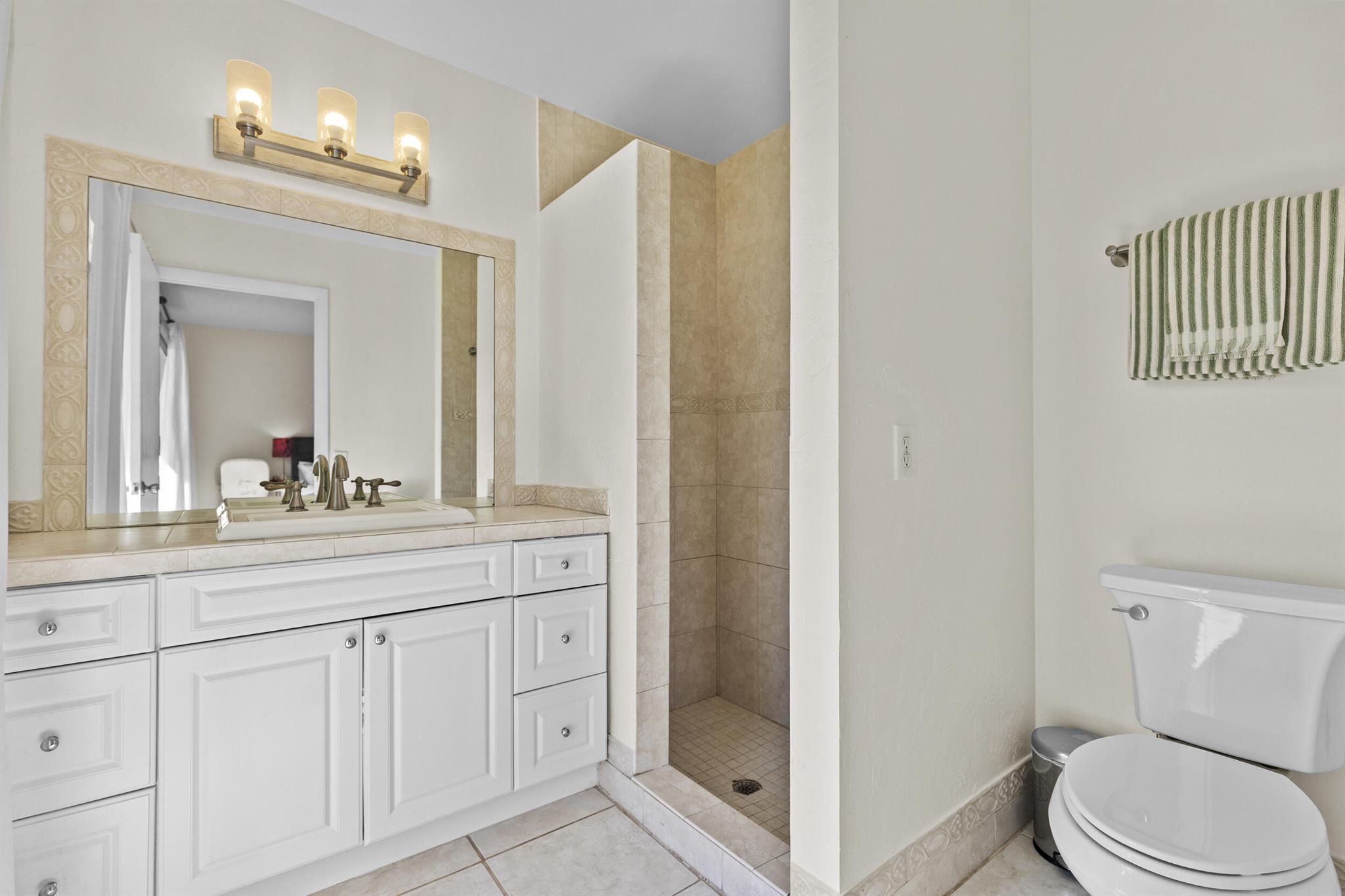 SKY LAKE - Residential