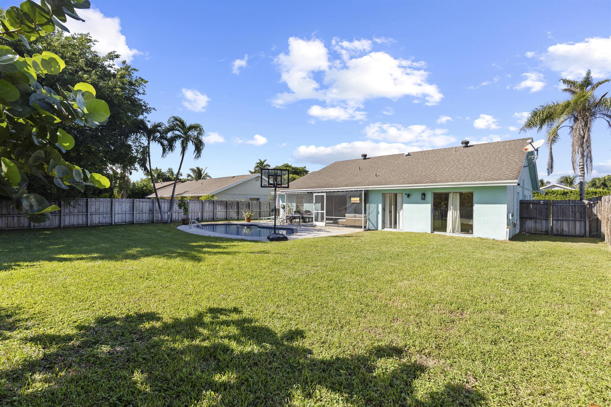 SKY LAKE - Residential