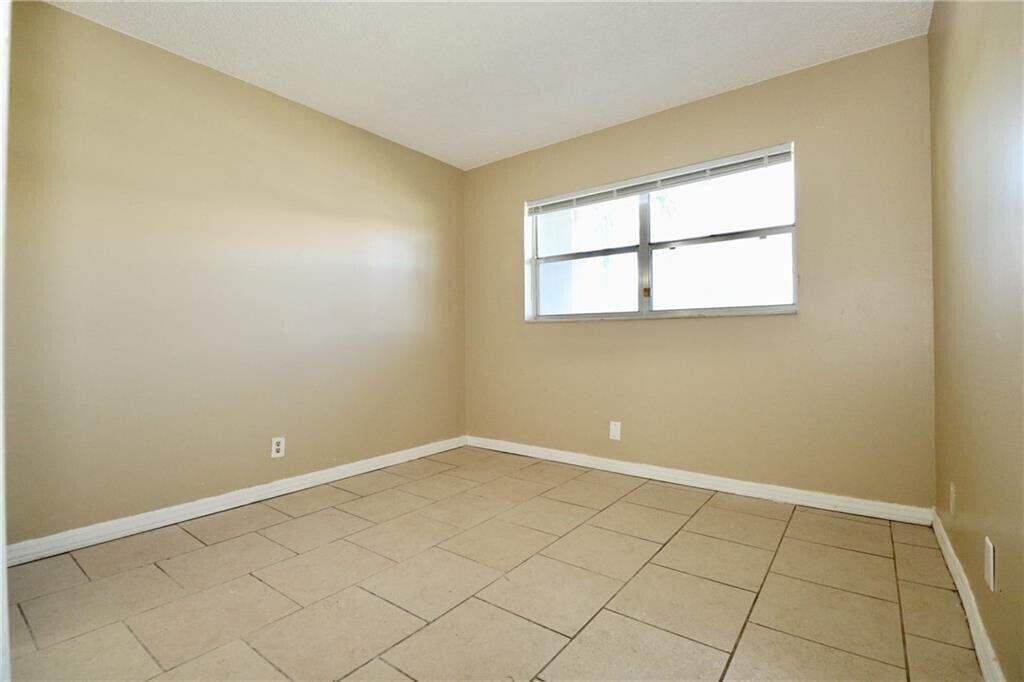 SANDALFOOT BLVD APTS CONDO - Residential Lease
