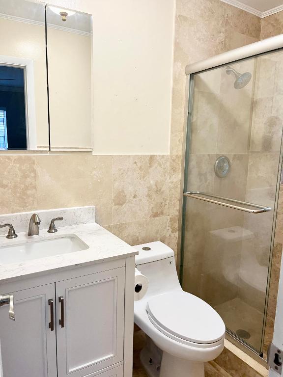 SEACREST HILLS/CHAPEL HILL - Residential Lease