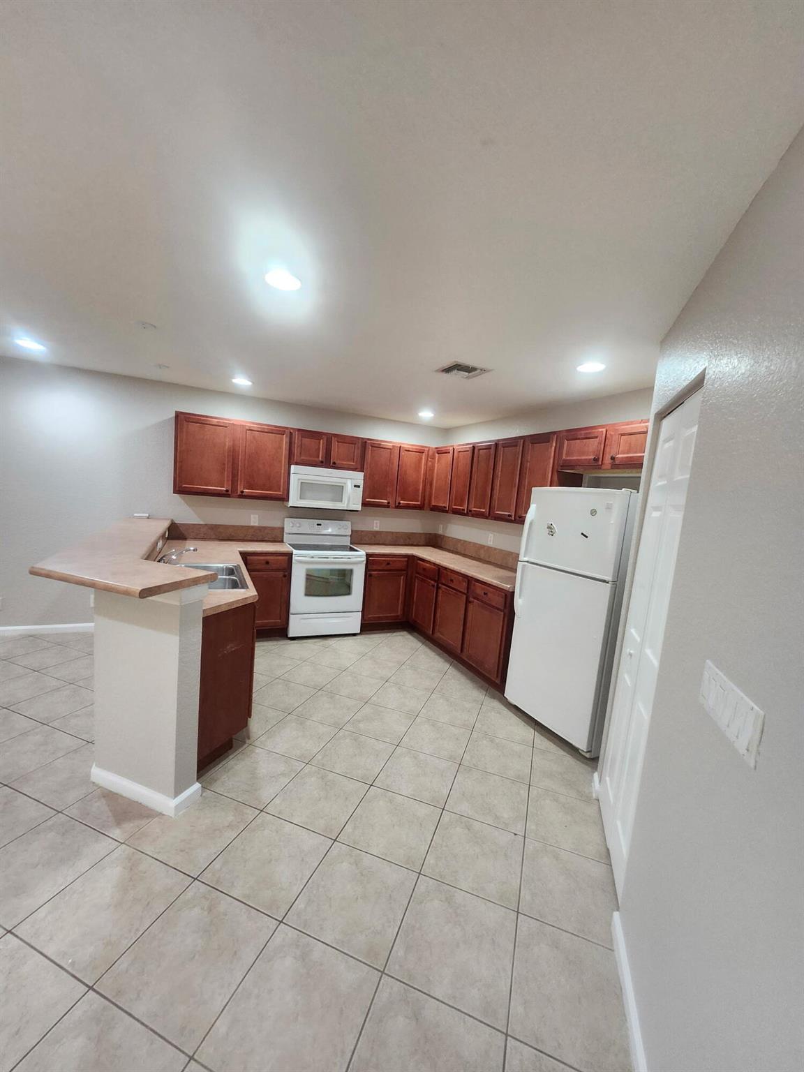 6541 Adriatic Way