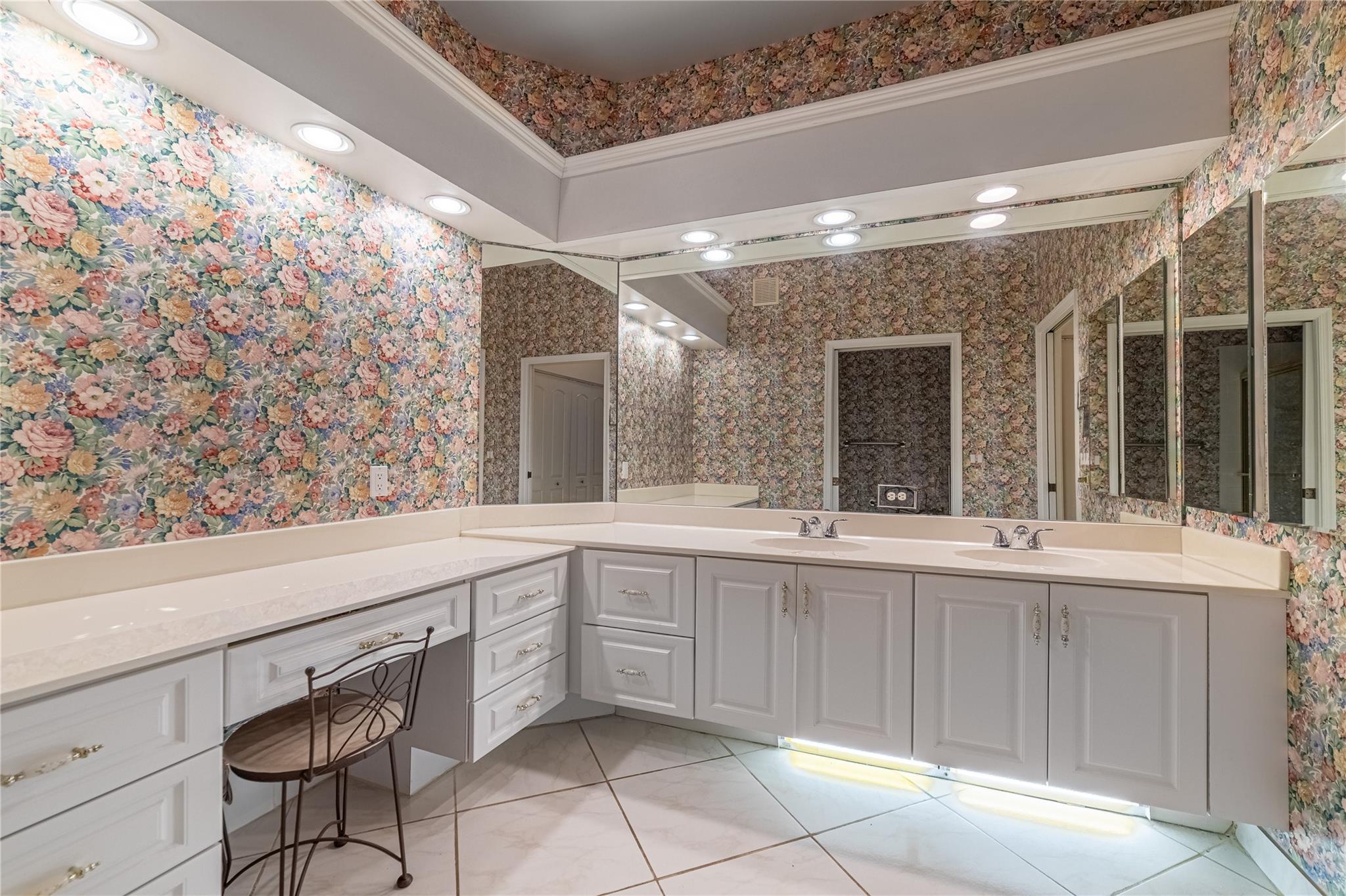 LOMBARDY - Residential