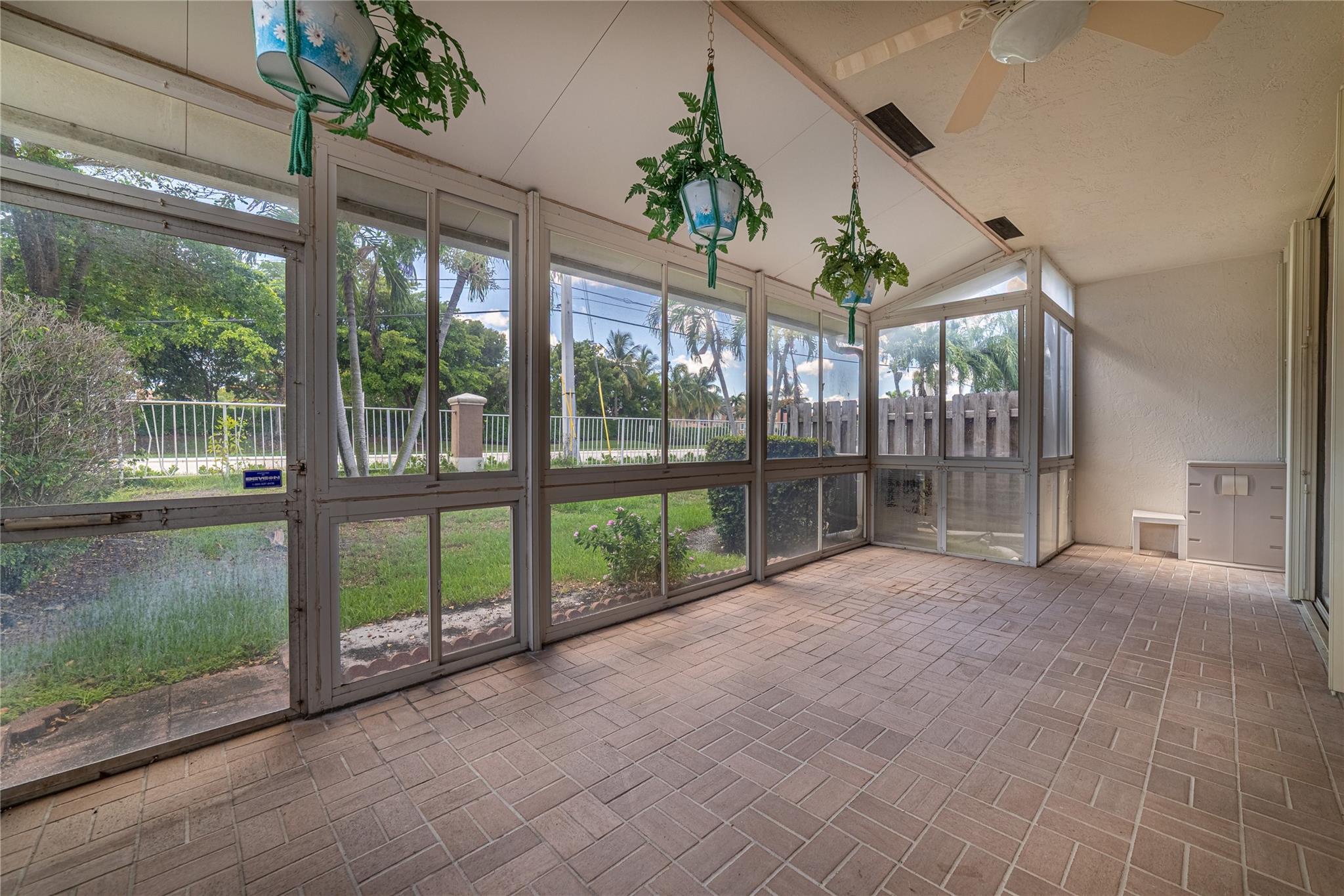 LOMBARDY - Residential