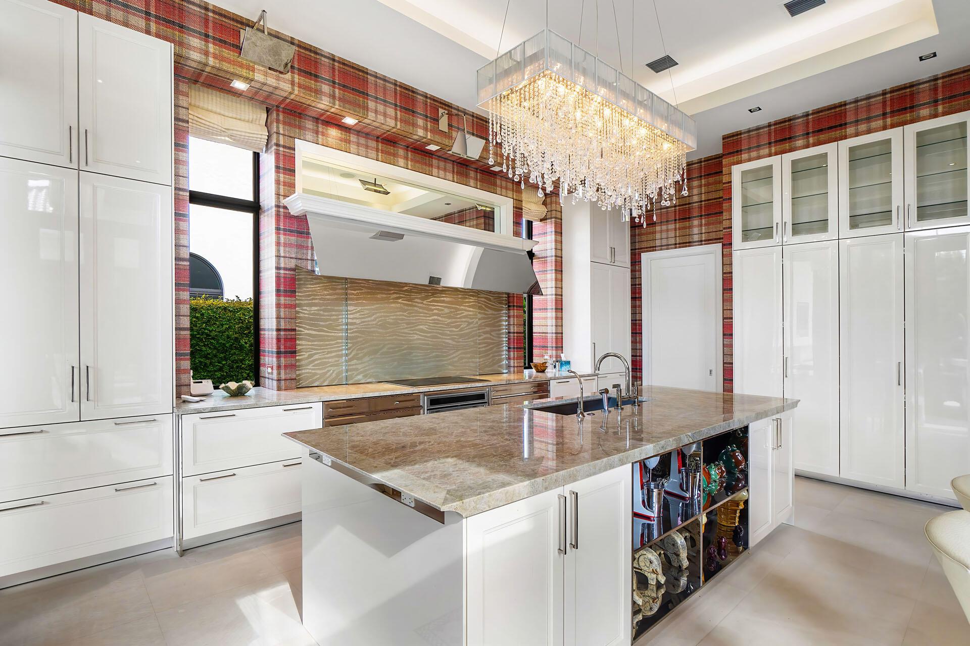 ROYAL PALM YACHT & COUNTR - Residential