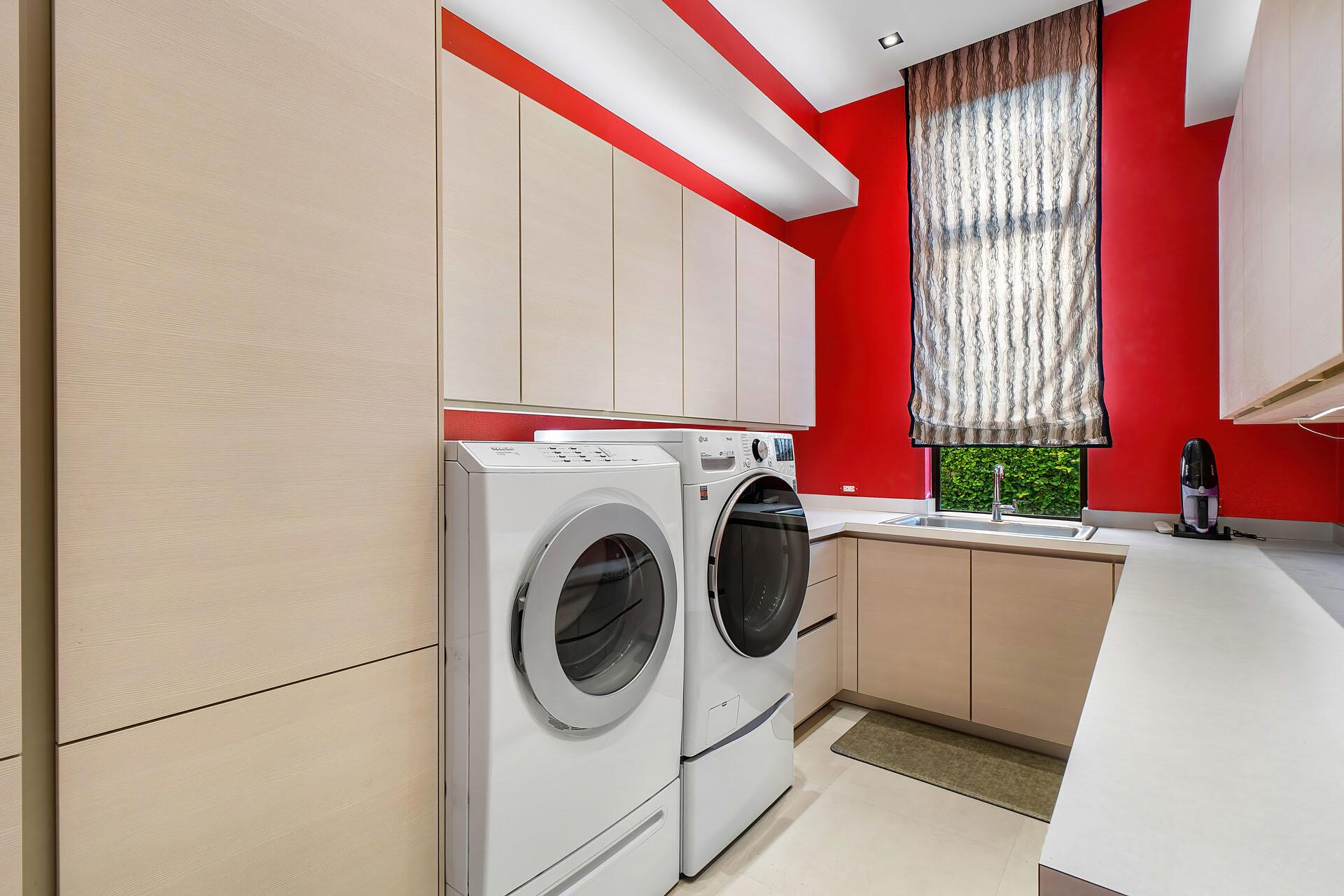 ROYAL PALM YACHT & COUNTR - Residential