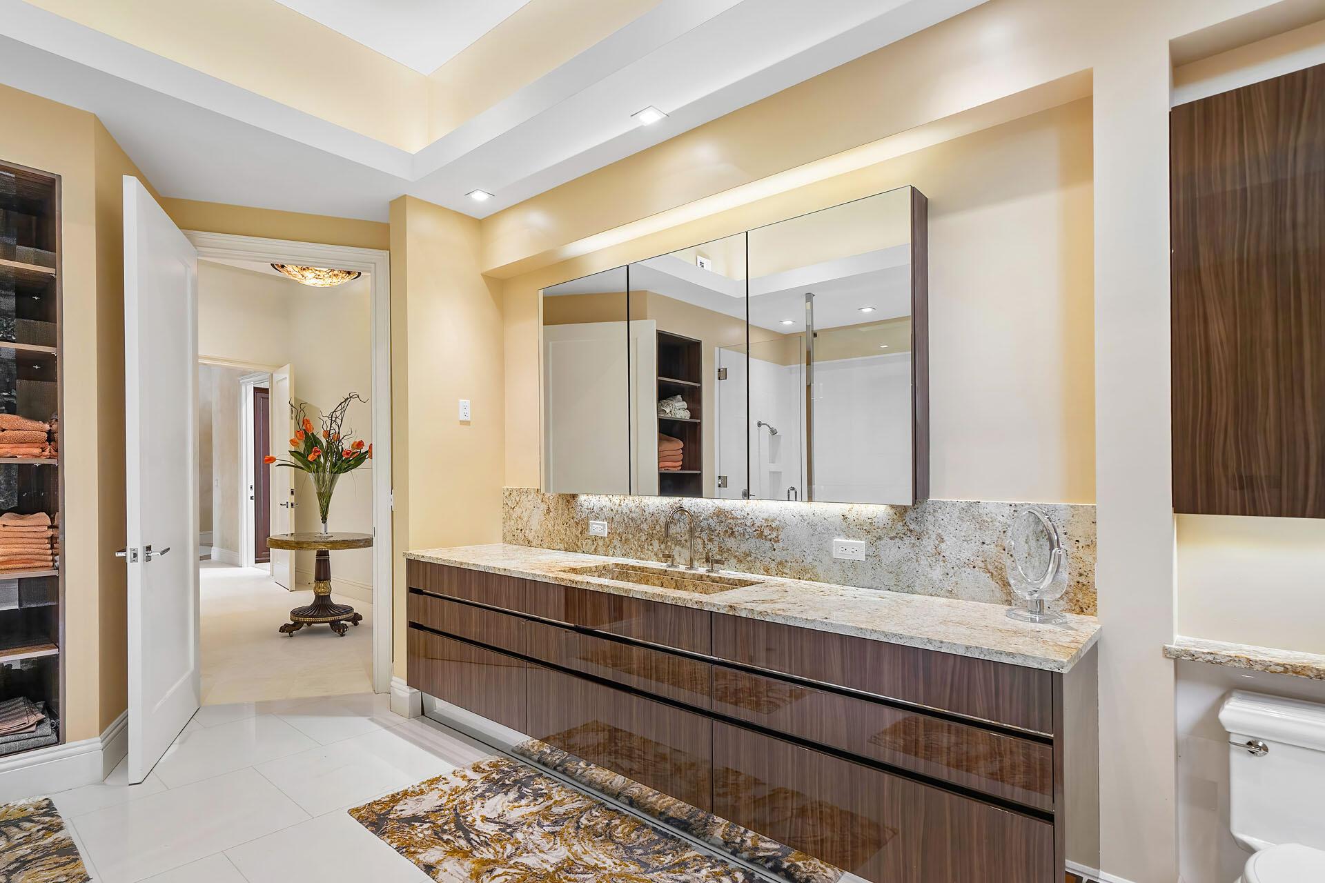 ROYAL PALM YACHT & COUNTR - Residential