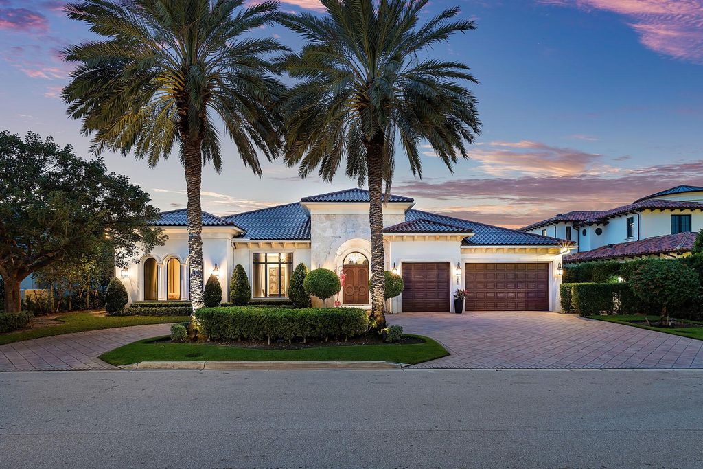 Photo of 1481 Royal Palm Way, Boca Raton, FL 33432 (MLS # R10941341)