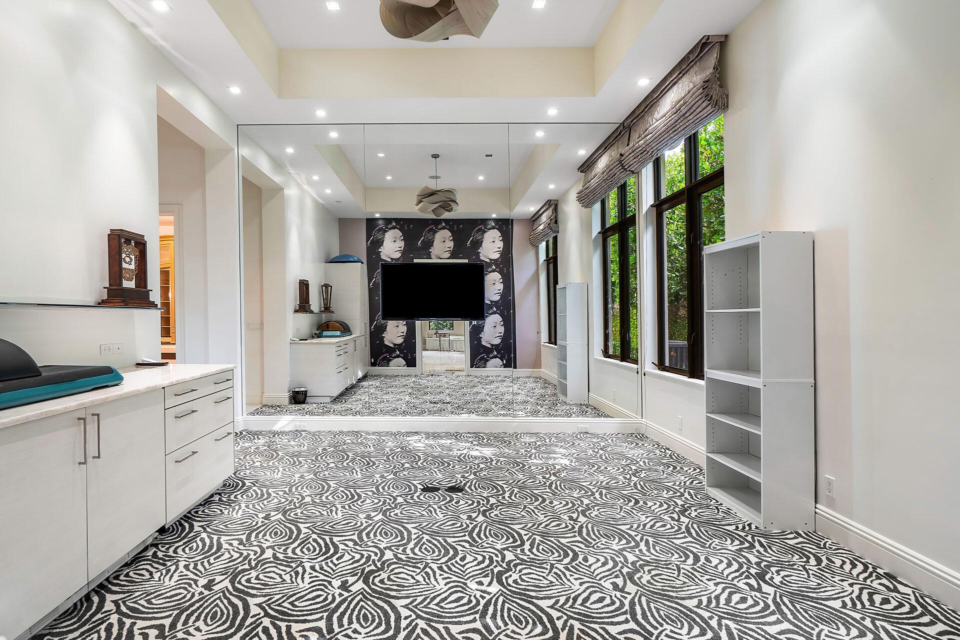 ROYAL PALM YACHT & COUNTR - Residential