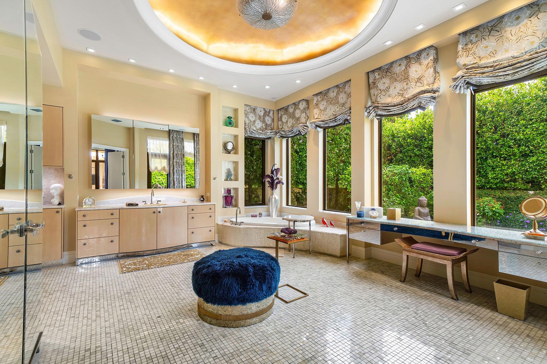 ROYAL PALM YACHT & COUNTR - Residential