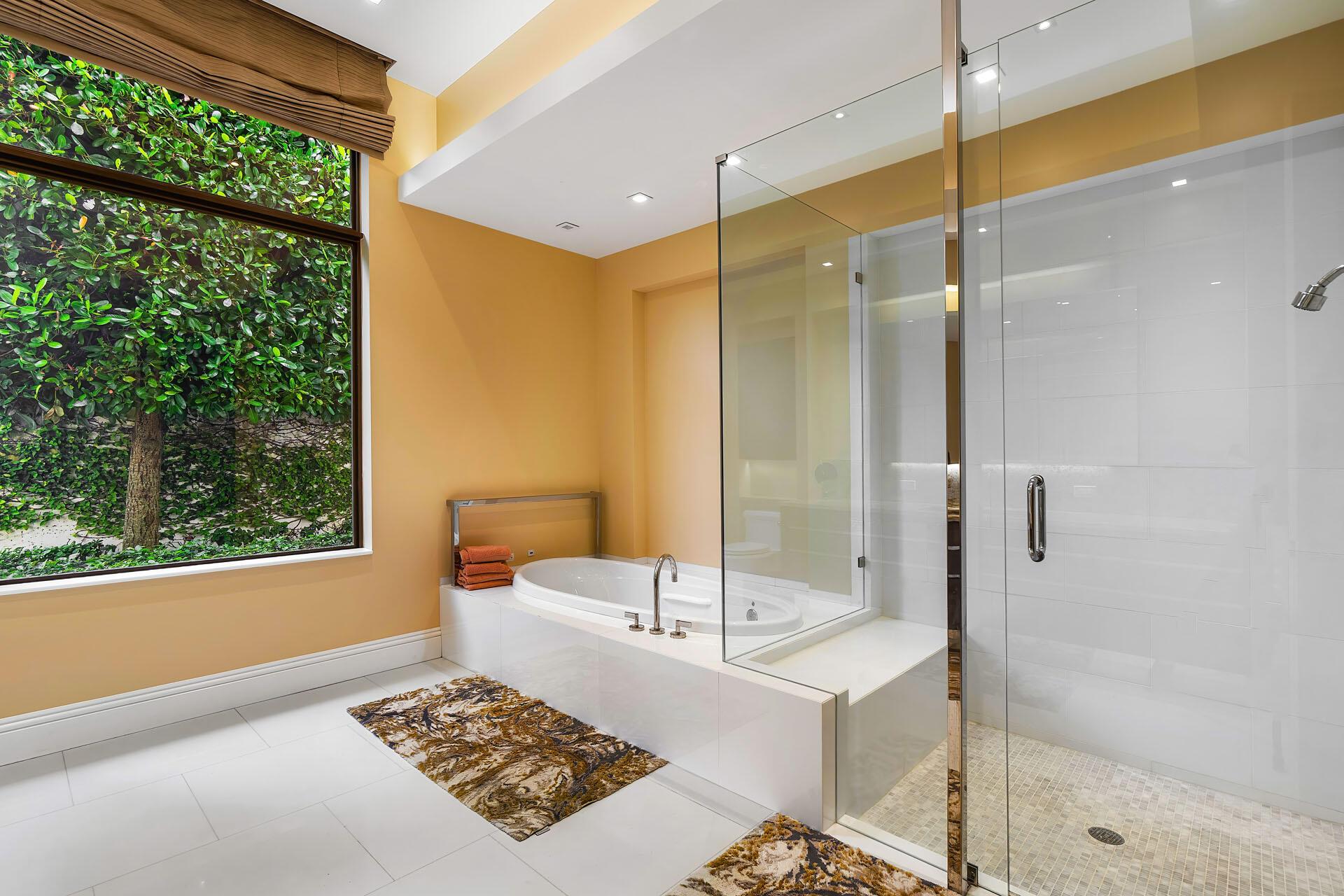 ROYAL PALM YACHT & COUNTR - Residential