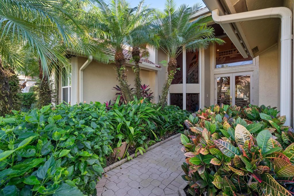 Photo of 8918 SE Water Oak Pl, Jupiter, FL 33469 (MLS # F10538802)