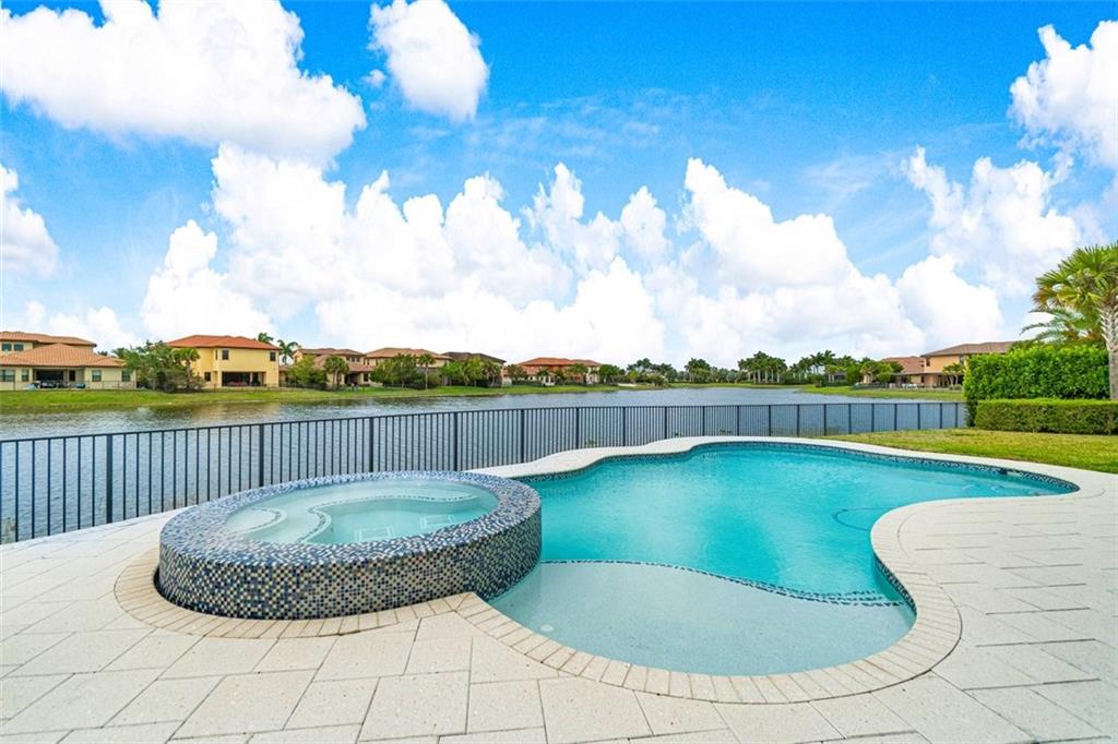 Heron Bay North 4 - Residential