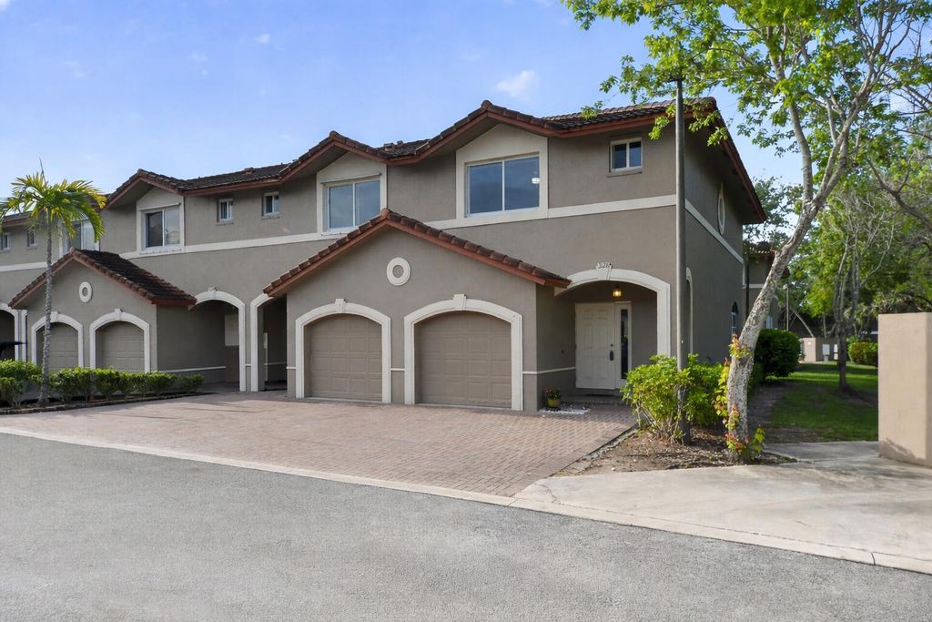Photo of 3128 Coral Ridge Drive #3128, Coral Springs, FL 33065 (MLS # B26010921)