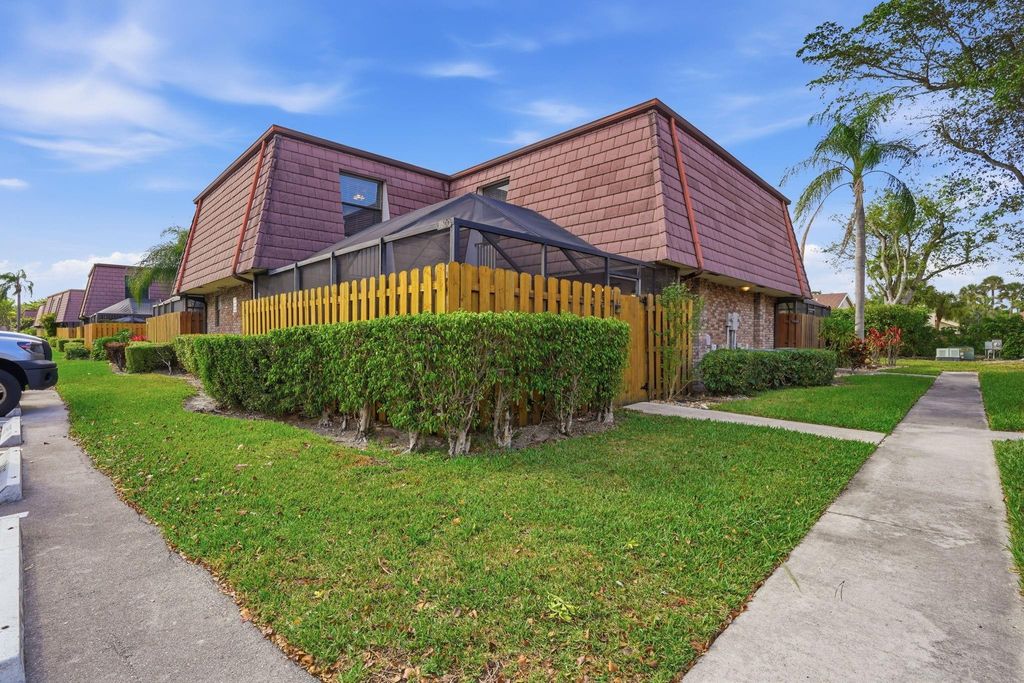 Photo of 7600 Courtyard Run, Boca Raton, FL 33433 (MLS # F10556495)