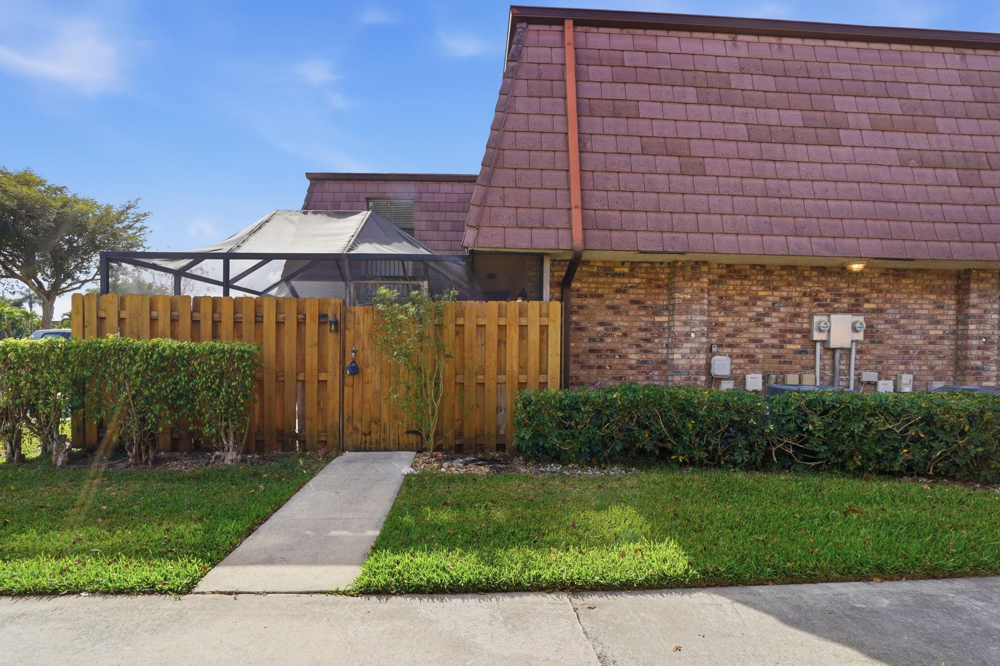 Courtyards At Boca II - Residential