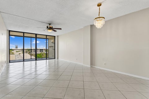 Tiny photo for 17 Royal Palm Way #6010, Boca Raton, FL 33432 (MLS # B26087067)