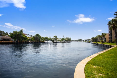 Tiny photo for 17 Royal Palm Way #6010, Boca Raton, FL 33432 (MLS # B26087067)