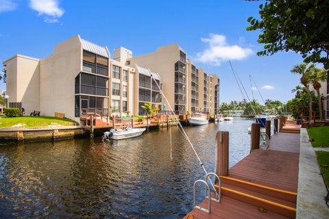 Tiny photo for 17 Royal Palm Way #6010, Boca Raton, FL 33432 (MLS # B26087067)