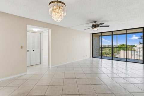 Tiny photo for 17 Royal Palm Way #6010, Boca Raton, FL 33432 (MLS # B26087067)