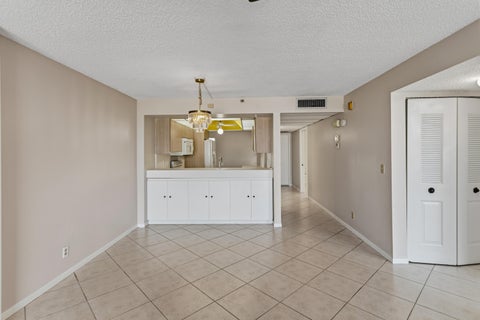 Tiny photo for 17 Royal Palm Way #6010, Boca Raton, FL 33432 (MLS # B26087067)
