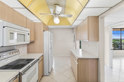 Tiny photo for 17 Royal Palm Way #6010, Boca Raton, FL 33432 (MLS # B26087067)