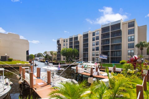 Tiny photo for 17 Royal Palm Way #6010, Boca Raton, FL 33432 (MLS # B26087067)