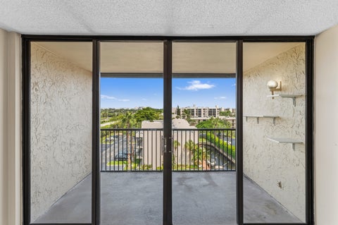Tiny photo for 17 Royal Palm Way #6010, Boca Raton, FL 33432 (MLS # B26087067)