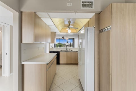 Tiny photo for 17 Royal Palm Way #6010, Boca Raton, FL 33432 (MLS # B26087067)