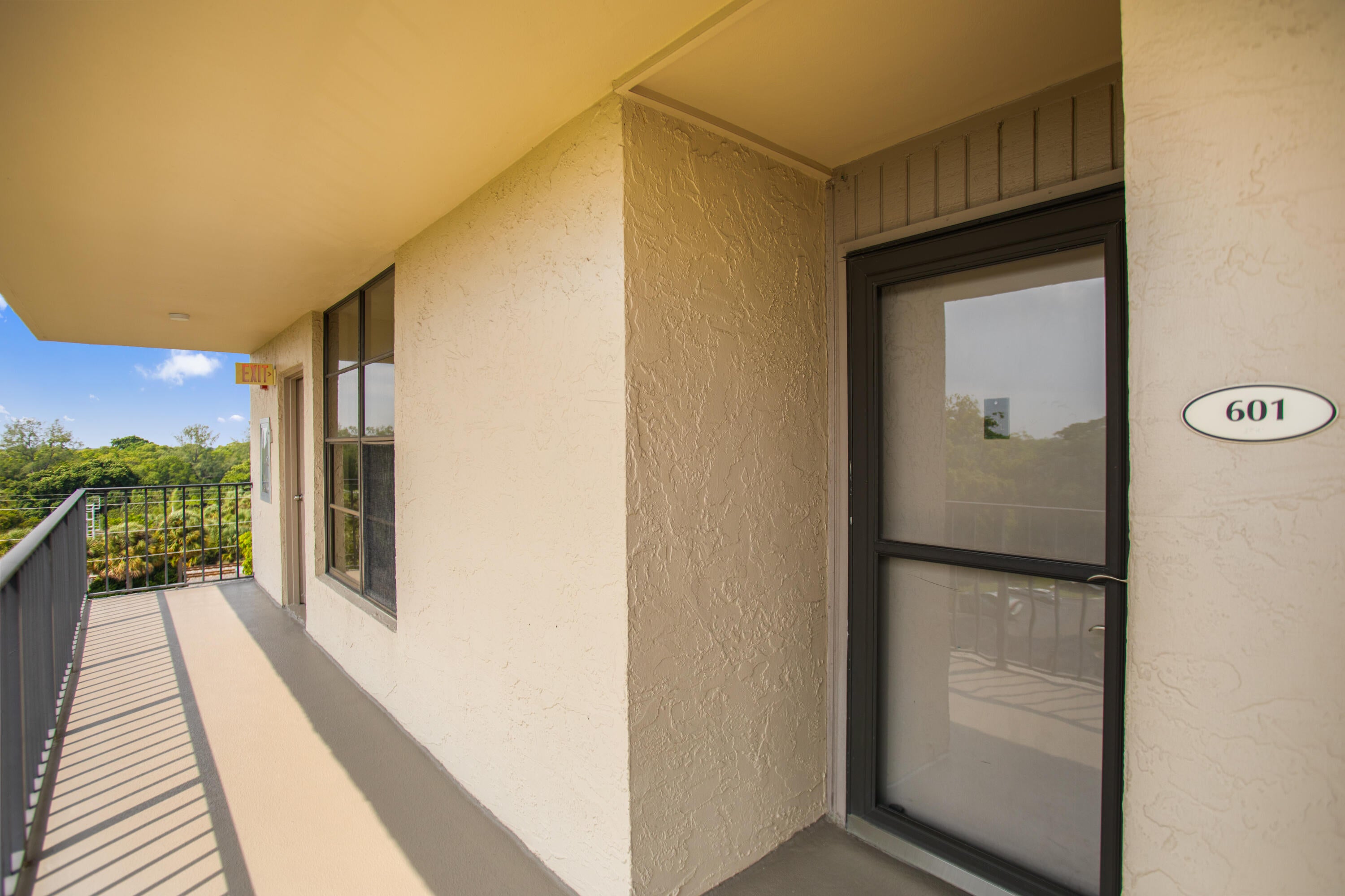 View photos, virtual tours, details... 17 Royal Palm Way 6010