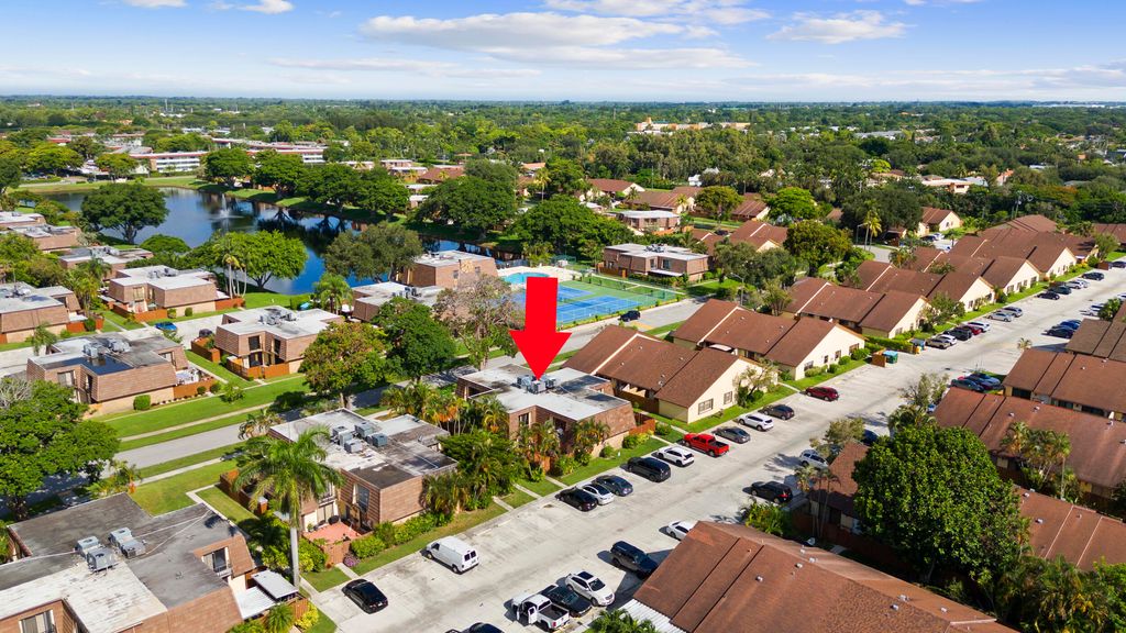 Photo of 522 Springdale Circle, Palm Springs, FL 33461 (MLS # R11116927)