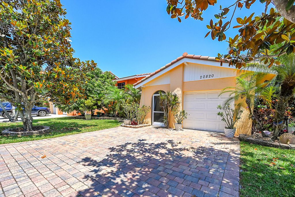 Photo of 20820 Via Madeira Drive, Boca Raton, FL 33433 (MLS # R10980887)