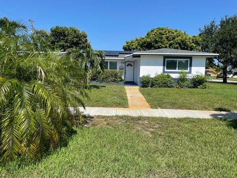 660 NW 39th Ave Lauderhill FL 33311