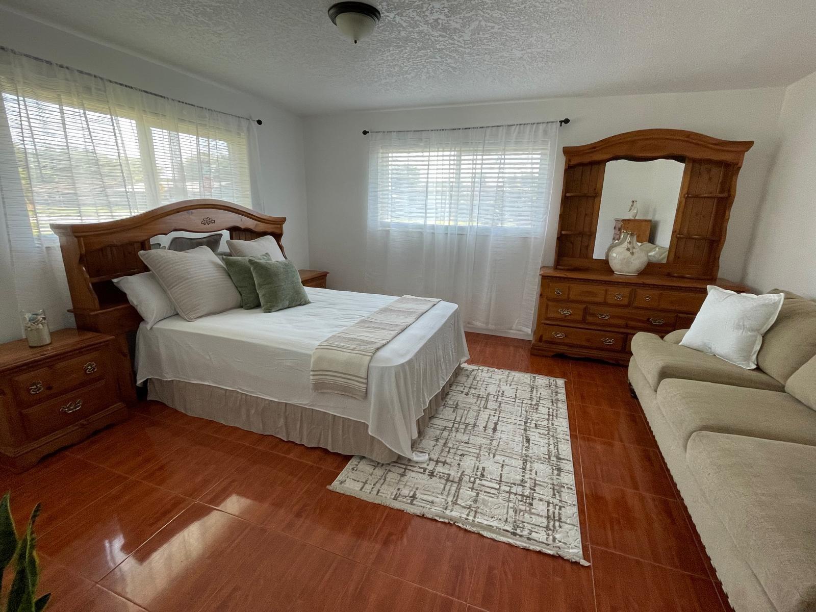 660 NW 39th Ave