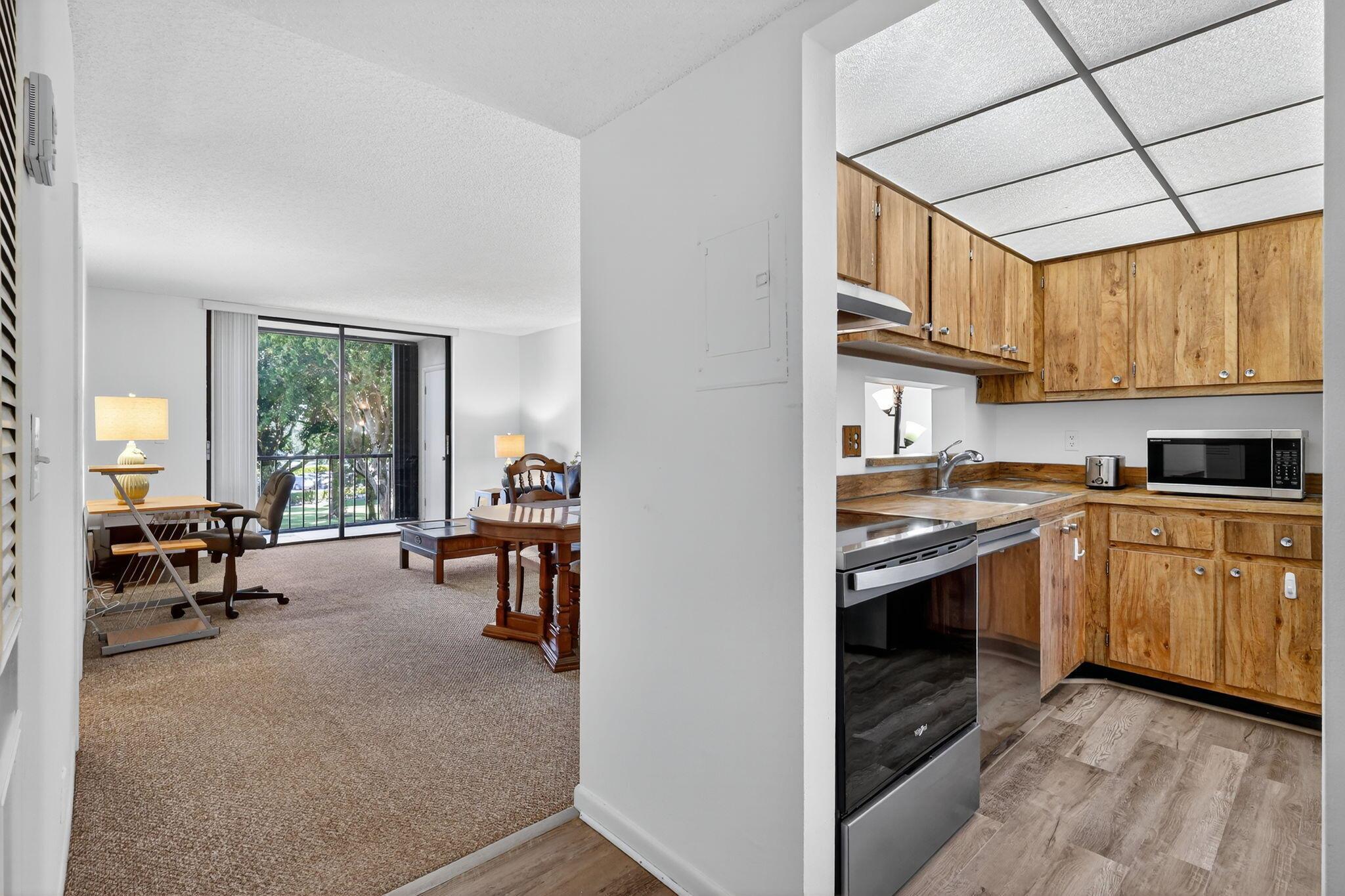 5220 Las Verdes Circle 304