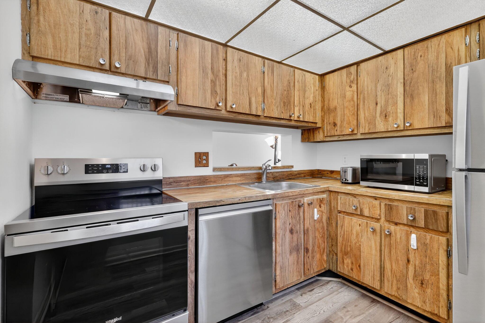 5220 Las Verdes Circle 304