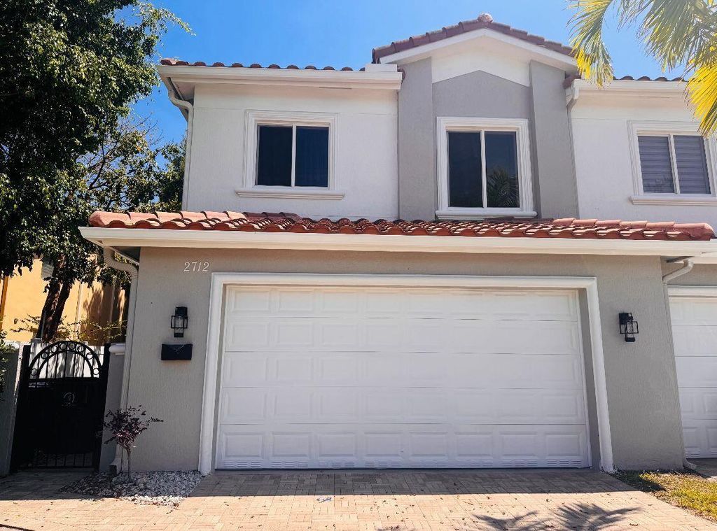 Photo of 2712 NE 30th Place, Fort Lauderdale, FL 33306 (MLS # R11102830)