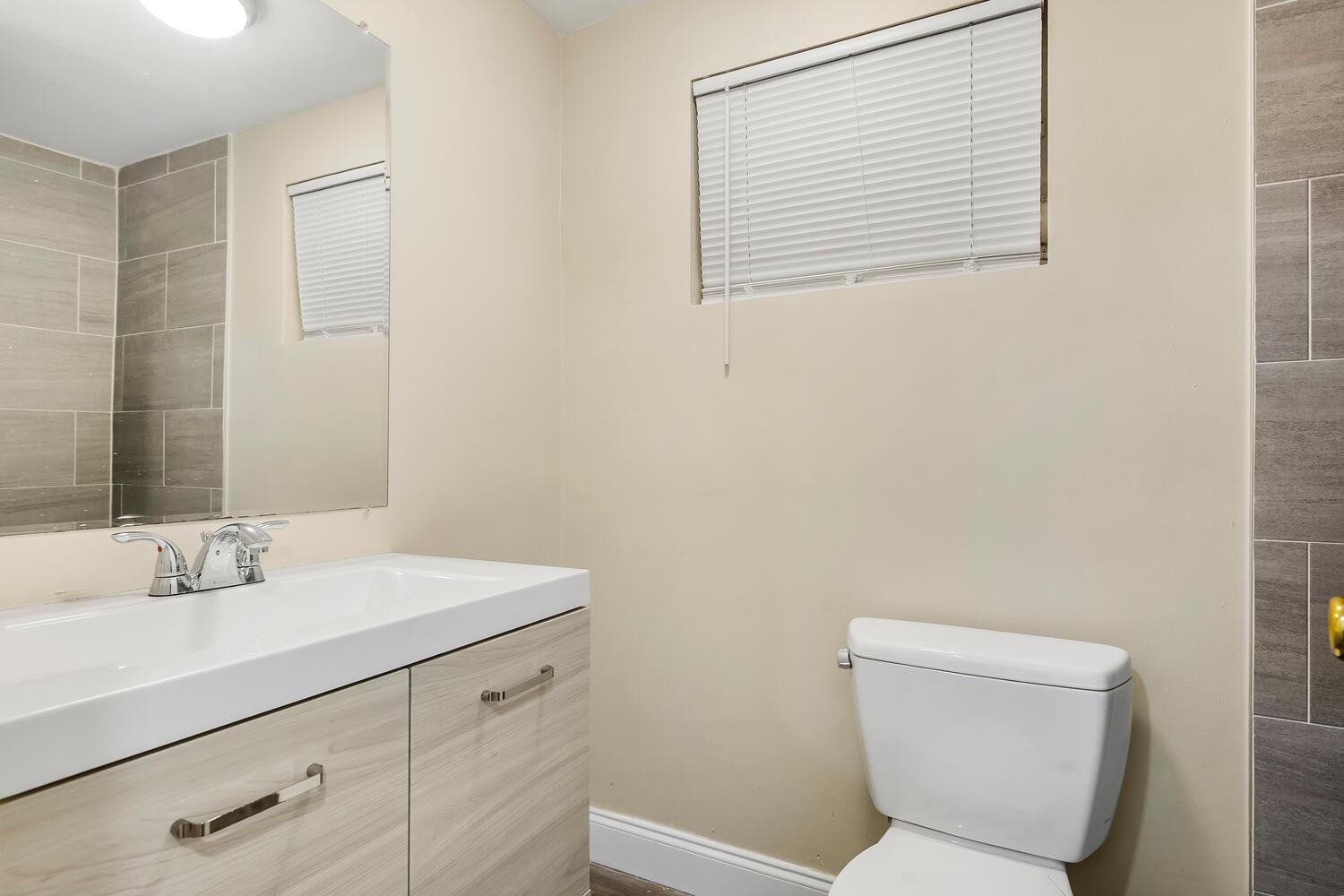 Seminole Park Sub 24-32 B - Residential Lease