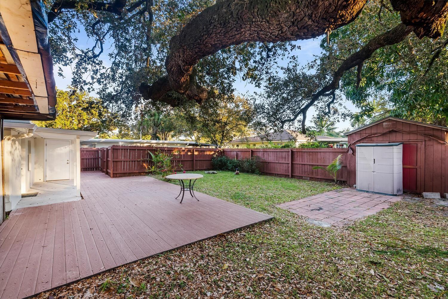 Seminole Park Sub 24-32 B - Residential Lease