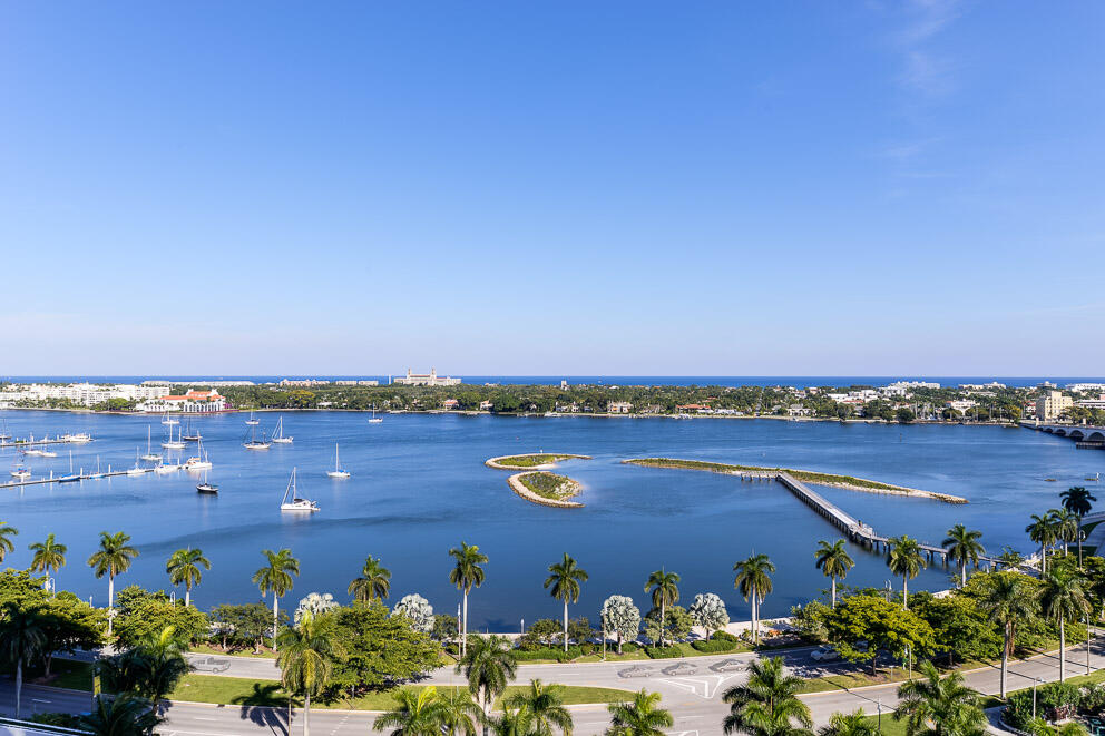 TRUMP PLAZA OF THE PALM BEACHES CONDO - Residential