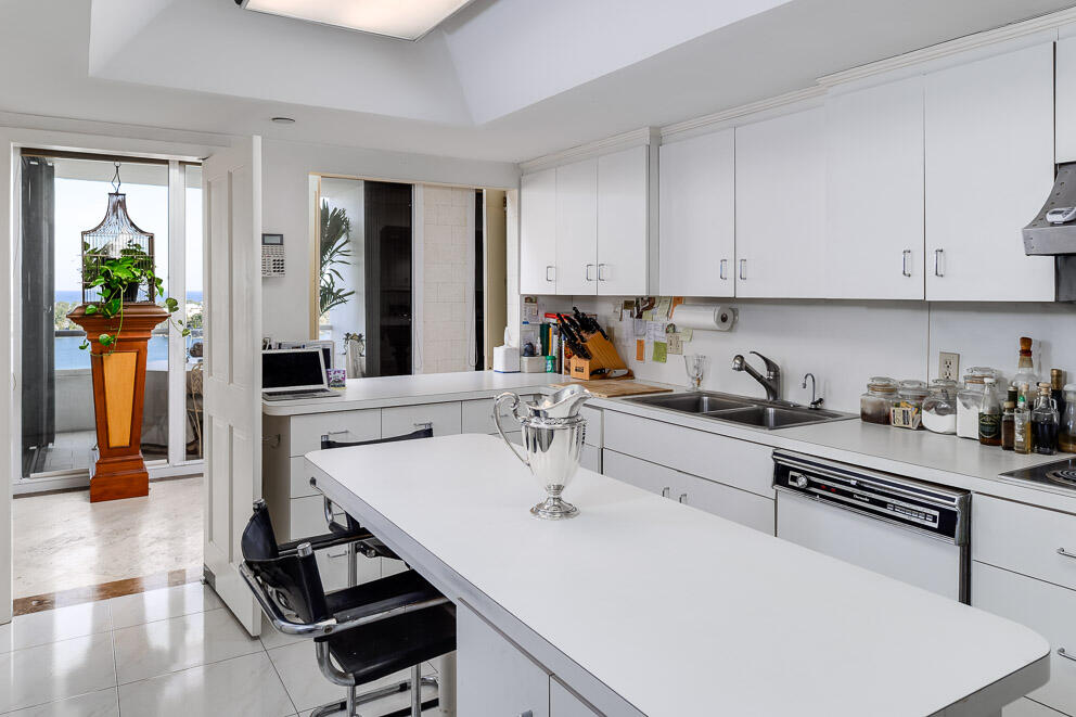 TRUMP PLAZA OF THE PALM BEACHES CONDO - Residential