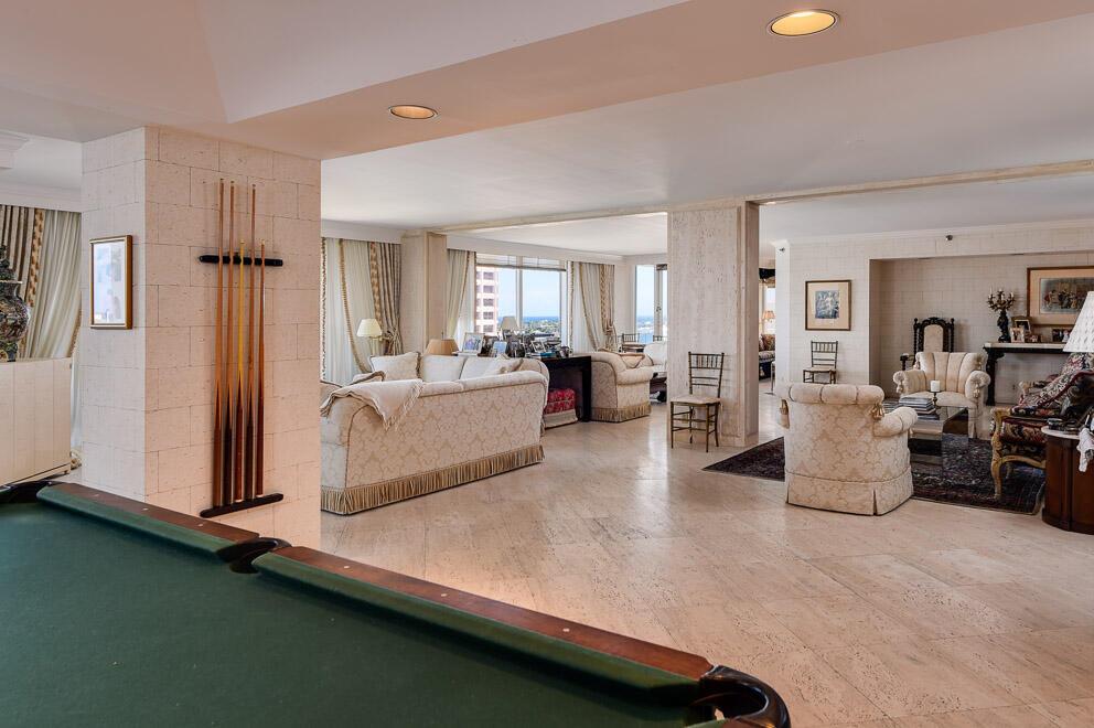 TRUMP PLAZA OF THE PALM B - Residential