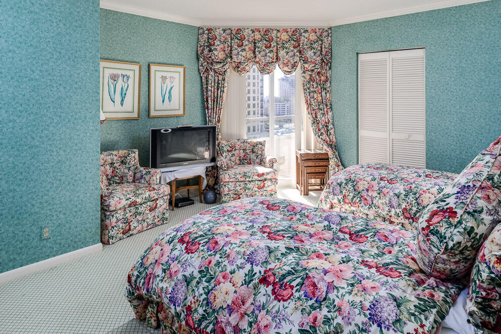 TRUMP PLAZA OF THE PALM BEACHES CONDO - Residential