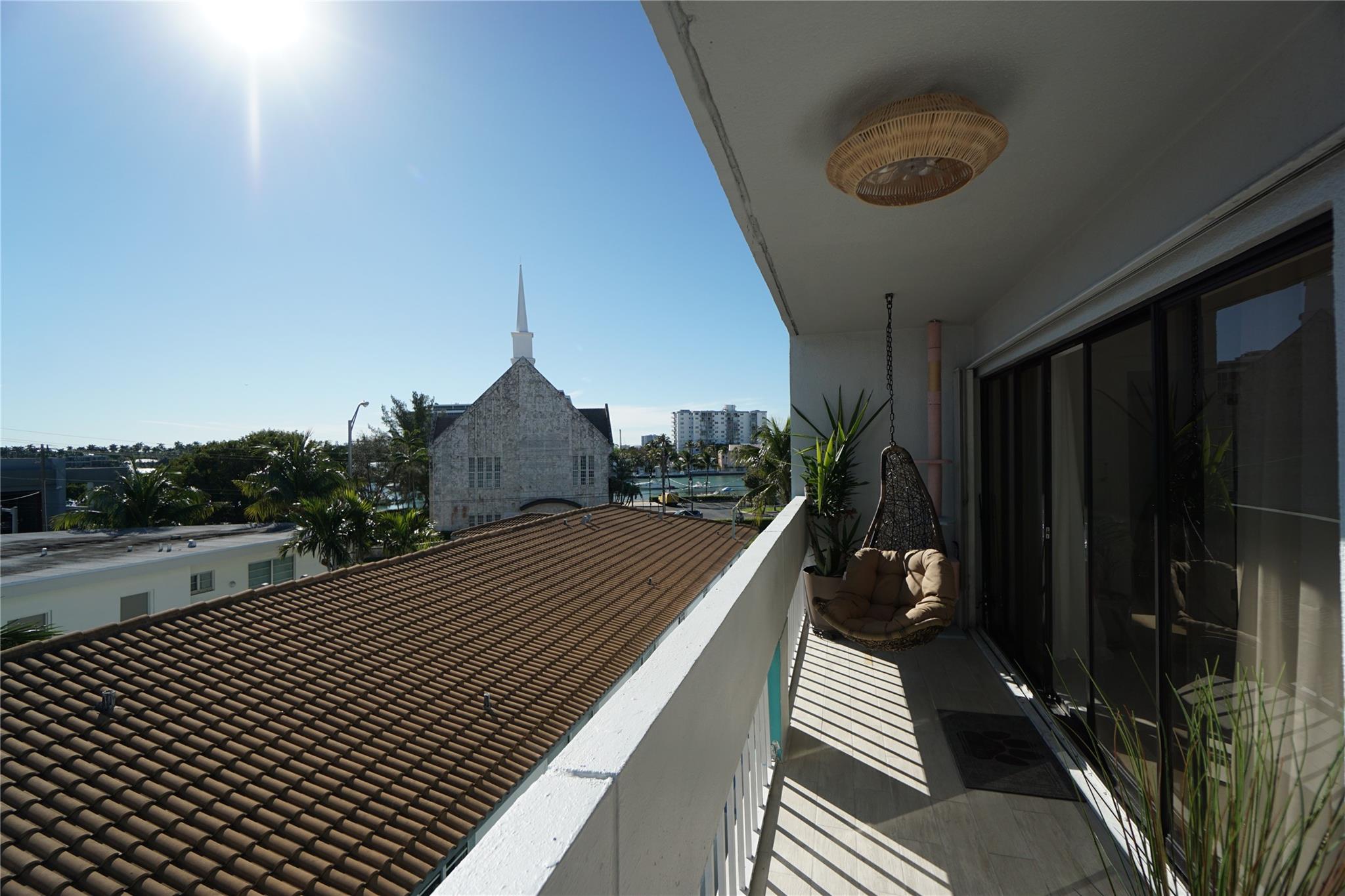 INDIAN CREEK TOWER - Residential