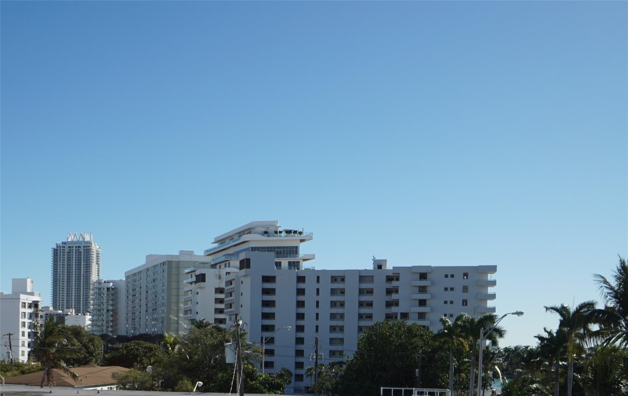 INDIAN CREEK TOWER - Residential
